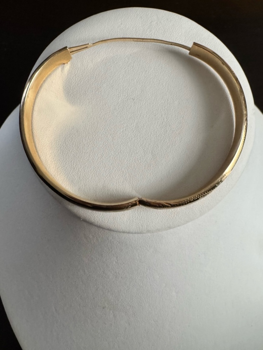 14K Yellow Gold Vintage Hammered Bangle Bracelet 7.5 etched diamond cut - Picture 5 of 6